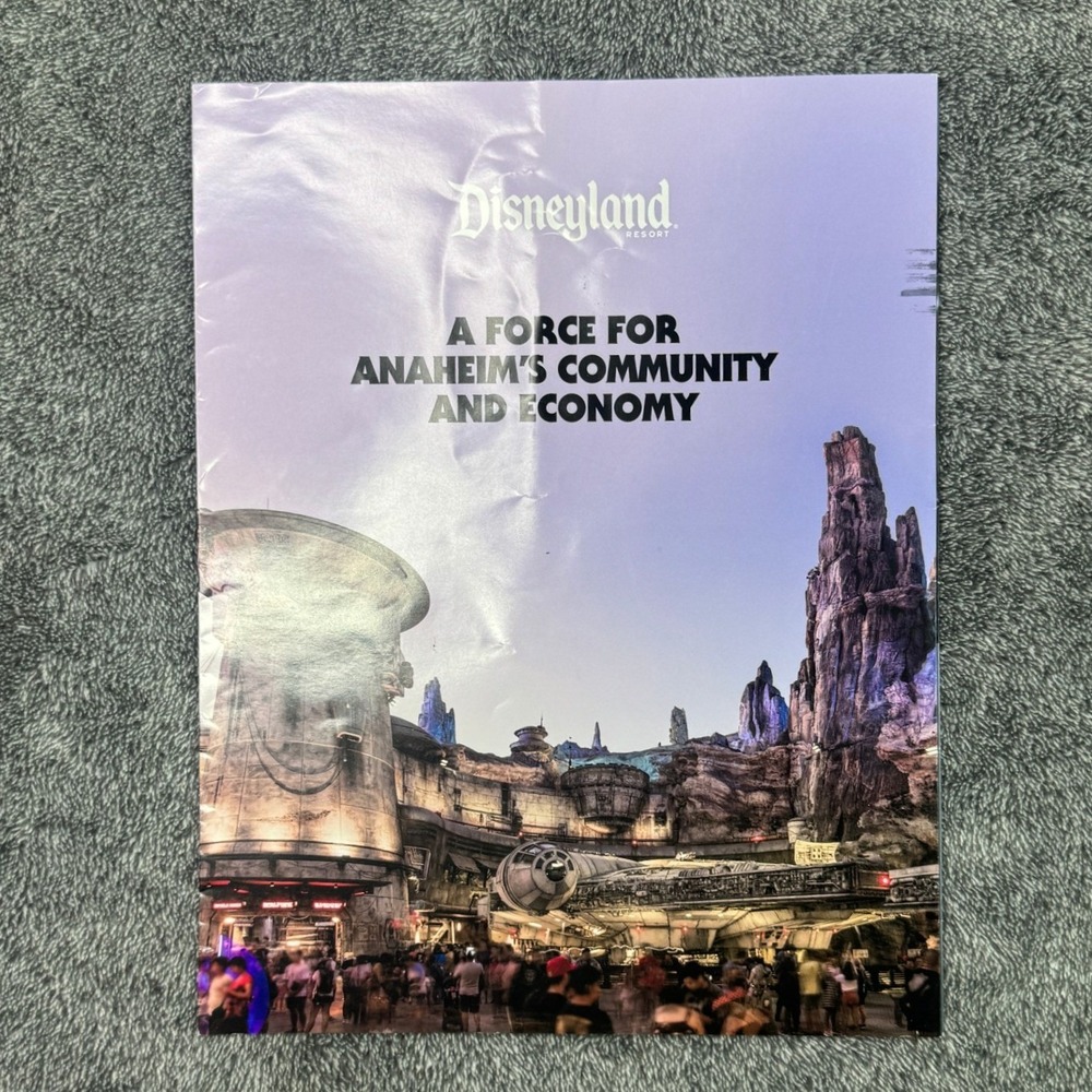 Disneyland Resort Star Wars Galaxys Edge 2019 Community Impact Brochure Mailer